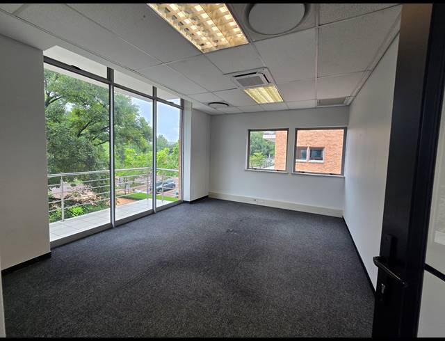 669M² OFFICE TO LET IN BRYANSTON